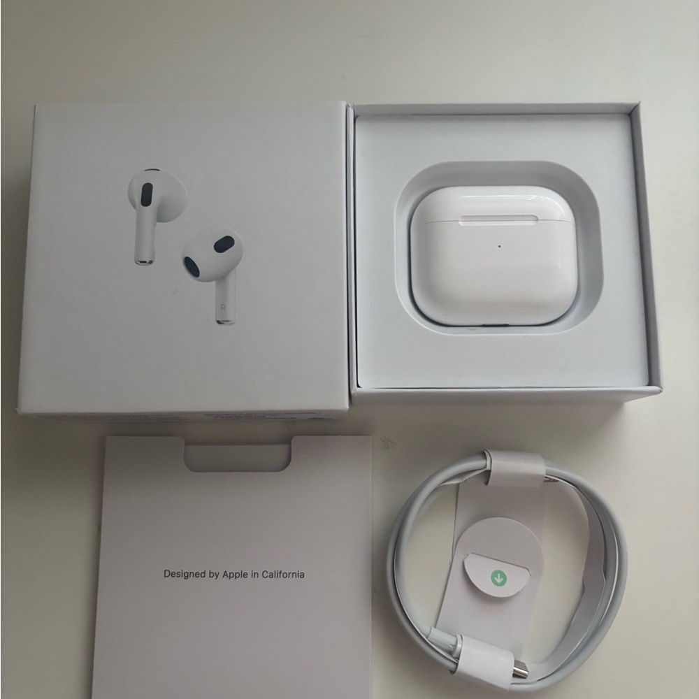 Apple AirPods Gen 3